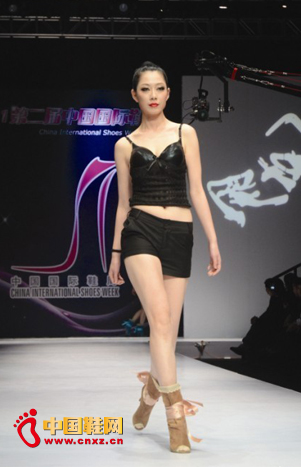 ��11���Ї����V�ݣ����HЬ�Iչ�[��