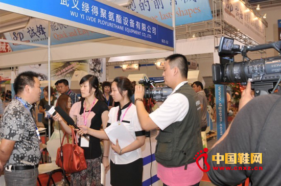 �۰����O������--2012���uЬ�CչҪ�������g�ơ�